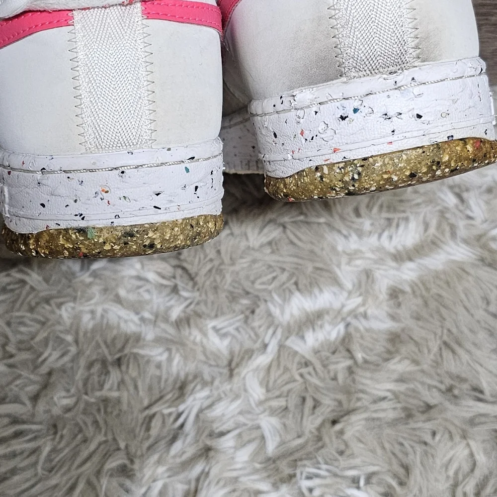 Nike Air Force 1 - Picture 9 of 13